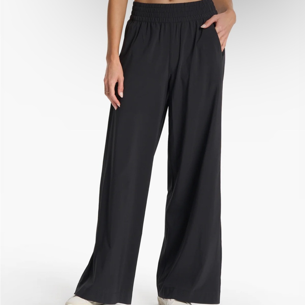 Vuori Villa Black Wide-Leg Pull-On Pants